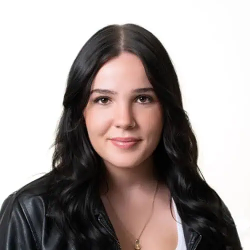 MIKAELA EVANS Administrative Assitant